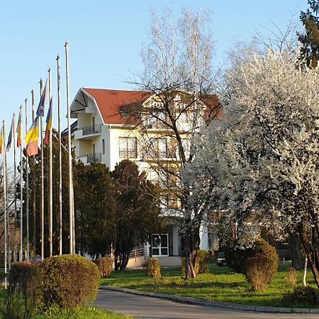 Hotel Everest Târgu-Mureş Exterior foto