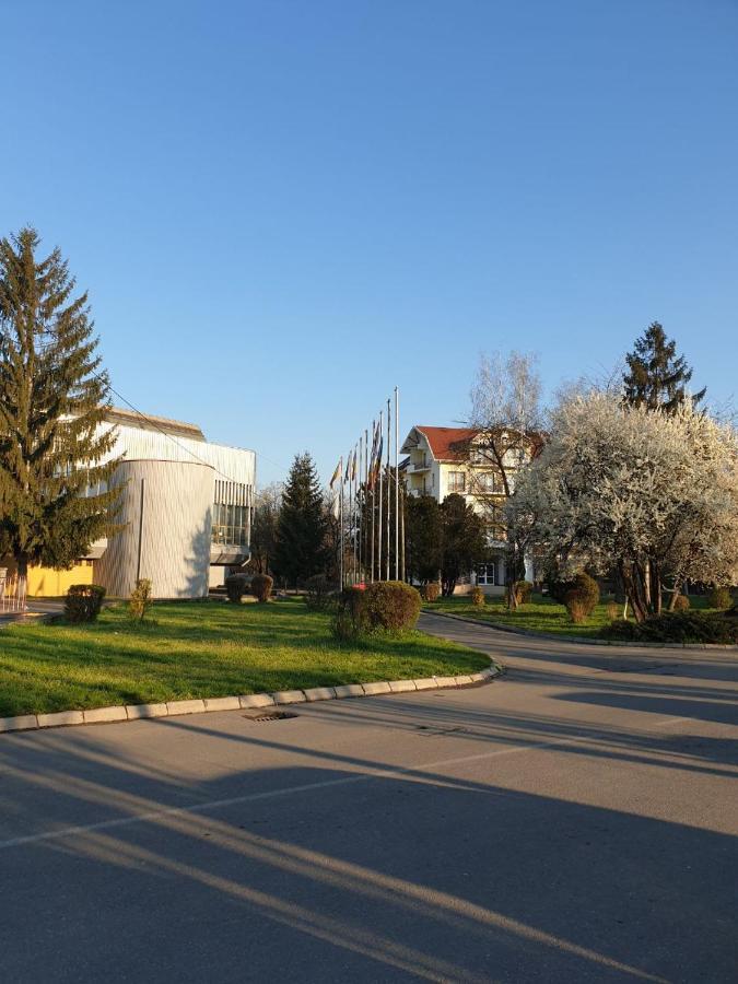 Hotel Everest Târgu-Mureş Exterior foto