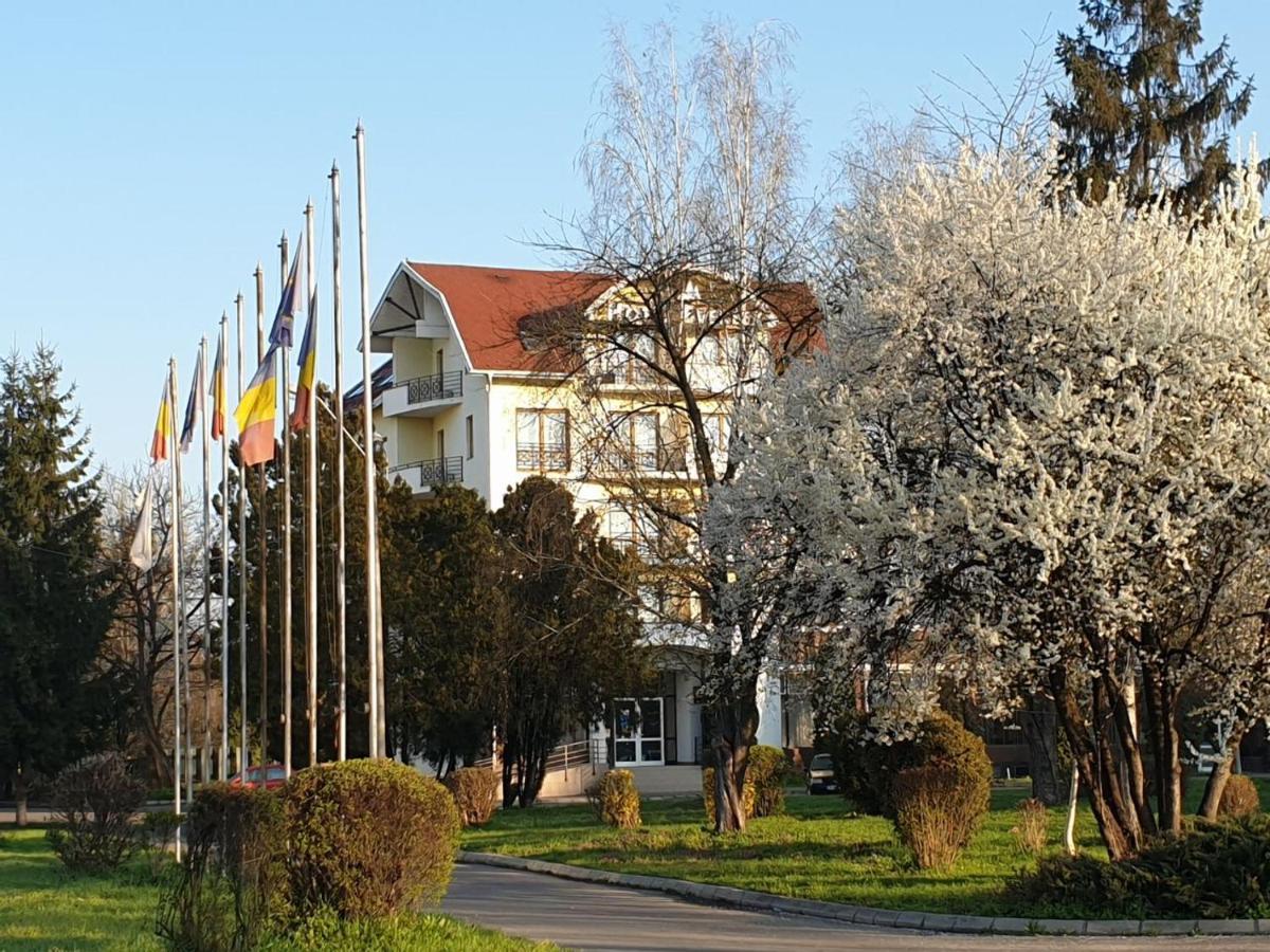 Hotel Everest Târgu-Mureş Exterior foto